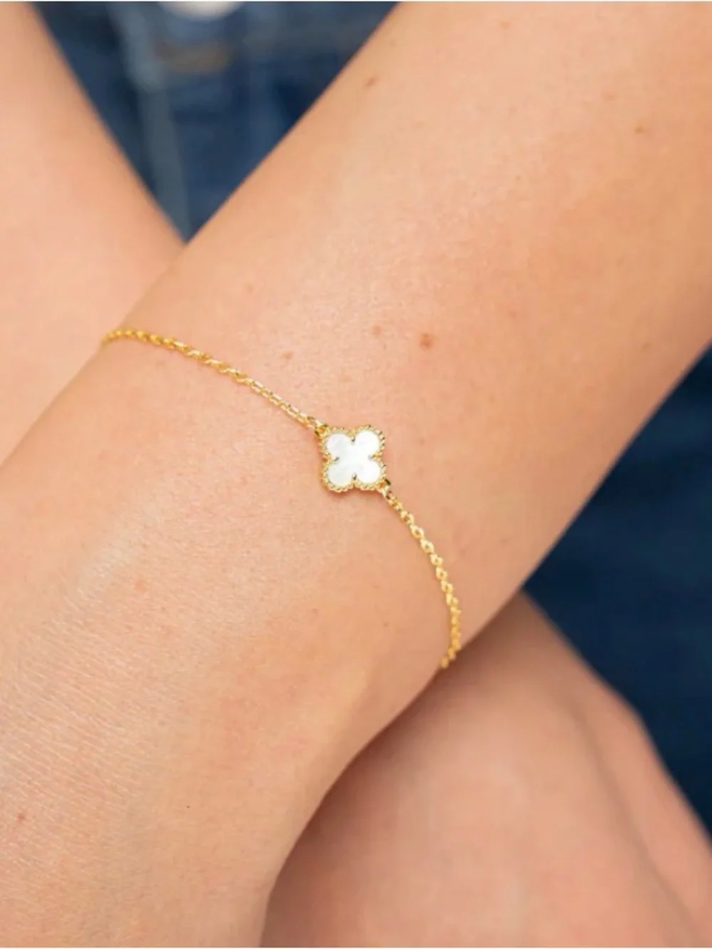 Gold  Bracelet with White Pearl 9 mm motif